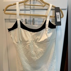 NWT LIJA Compression Advance Tank in white size large.